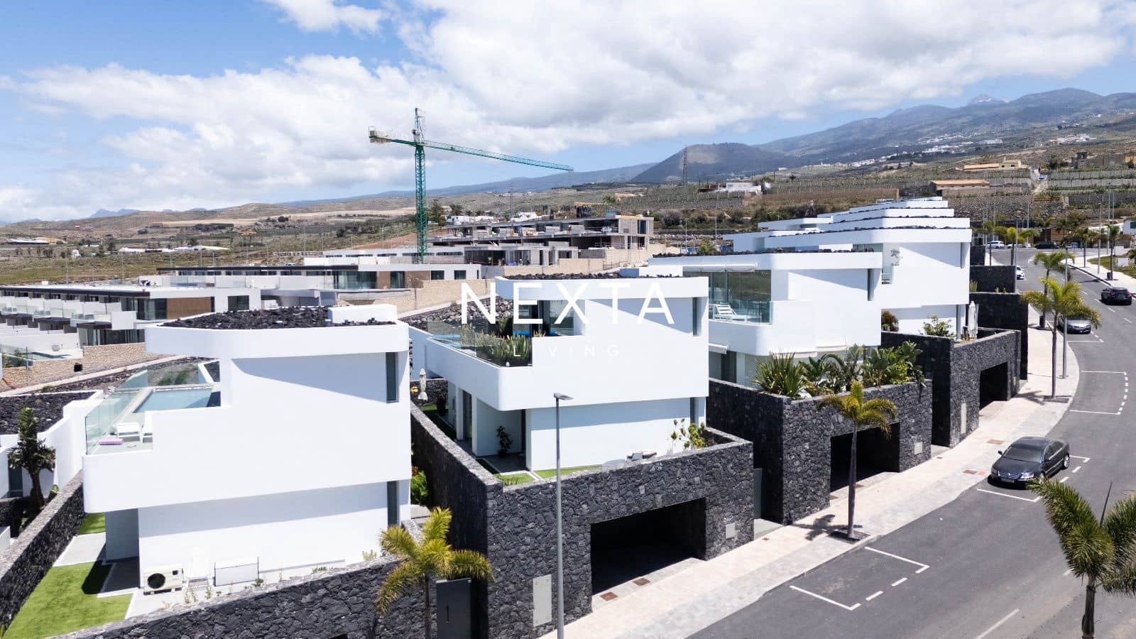 4 bedroom Townhouse for sale in Callao Salvaje with pool garage - € 1,525,000 (Ref: 9820911)