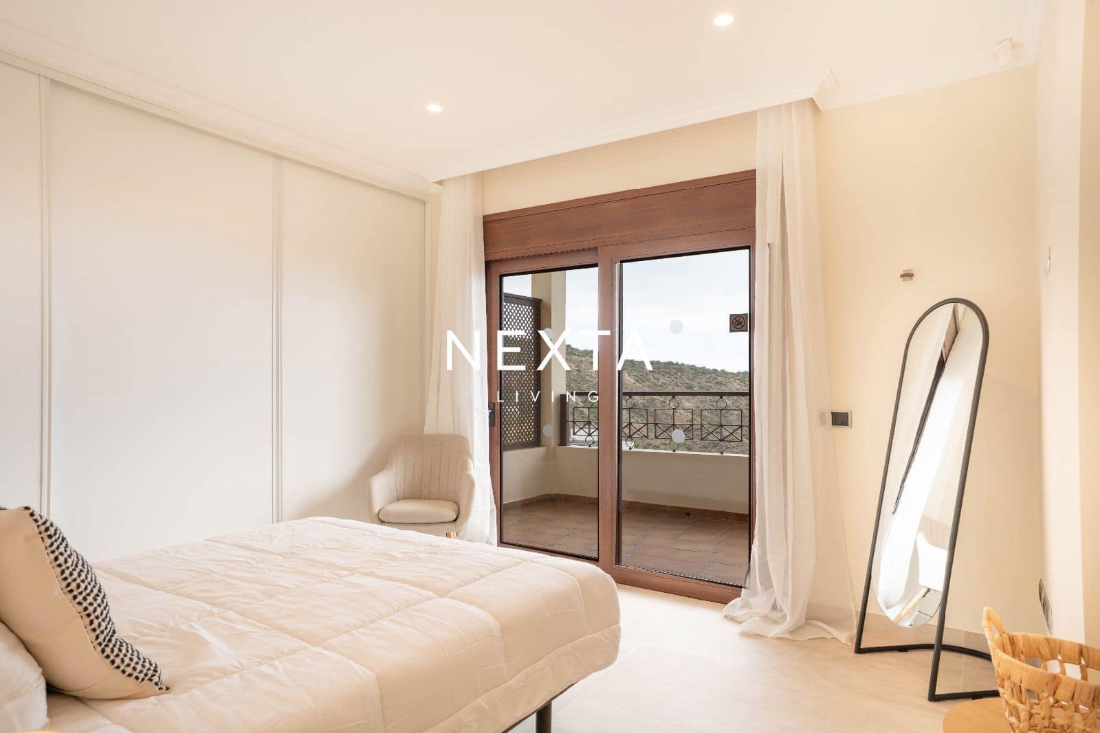 4 bedroom Villa for sale in Roque del Conde with pool garage - € 1,750,000 (Ref: 9828049)