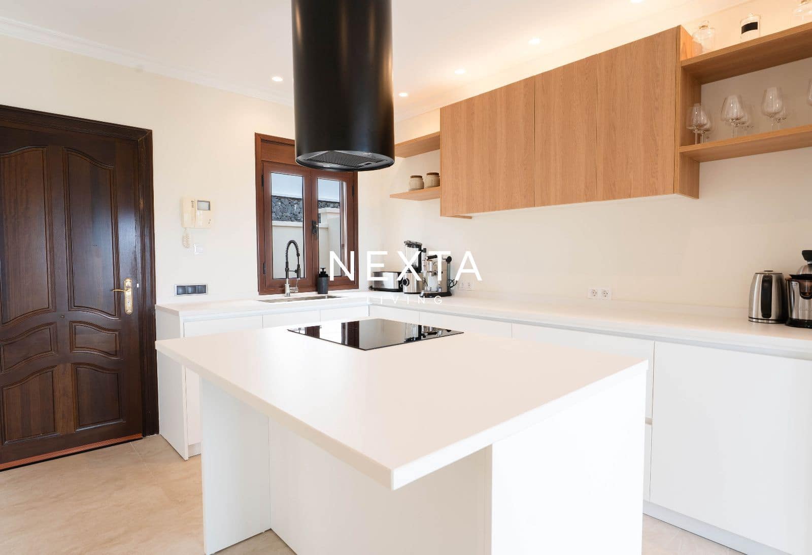 4 bedroom Villa for sale in Roque del Conde with pool garage - € 1,750,000 (Ref: 9828049)