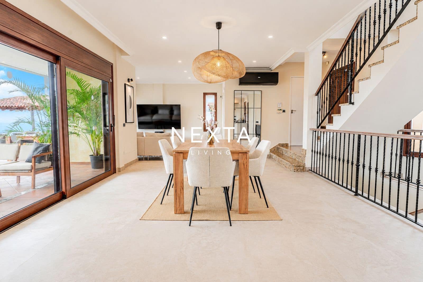 4 bedroom Villa for sale in Roque del Conde with pool garage - € 1,750,000 (Ref: 9828049)