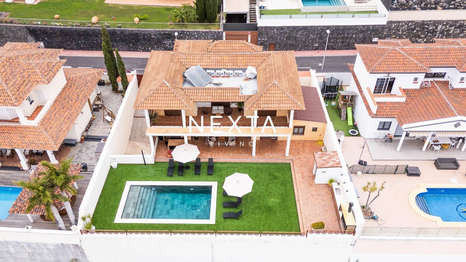 4 bedroom Villa for sale in Roque del Conde with pool garage - € 1,750,000 (Ref: 9828049)