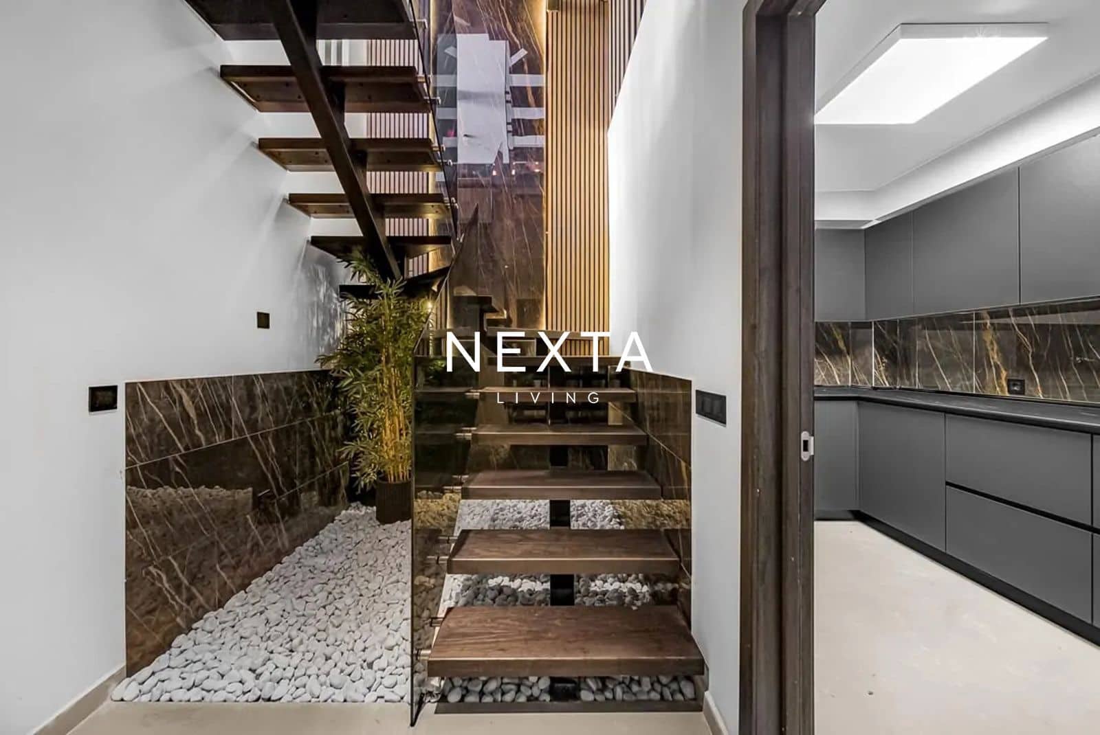 4 slaapkamer Huis te koop in Costa Adeje met zwembad garage - € 1.395.000 (Ref: 9832993)