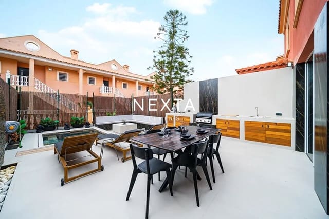 4 bedroom Townhouse for sale in Costa Adeje, Adeje with pool garage - € 1,395,000 (Ref: 9832993)