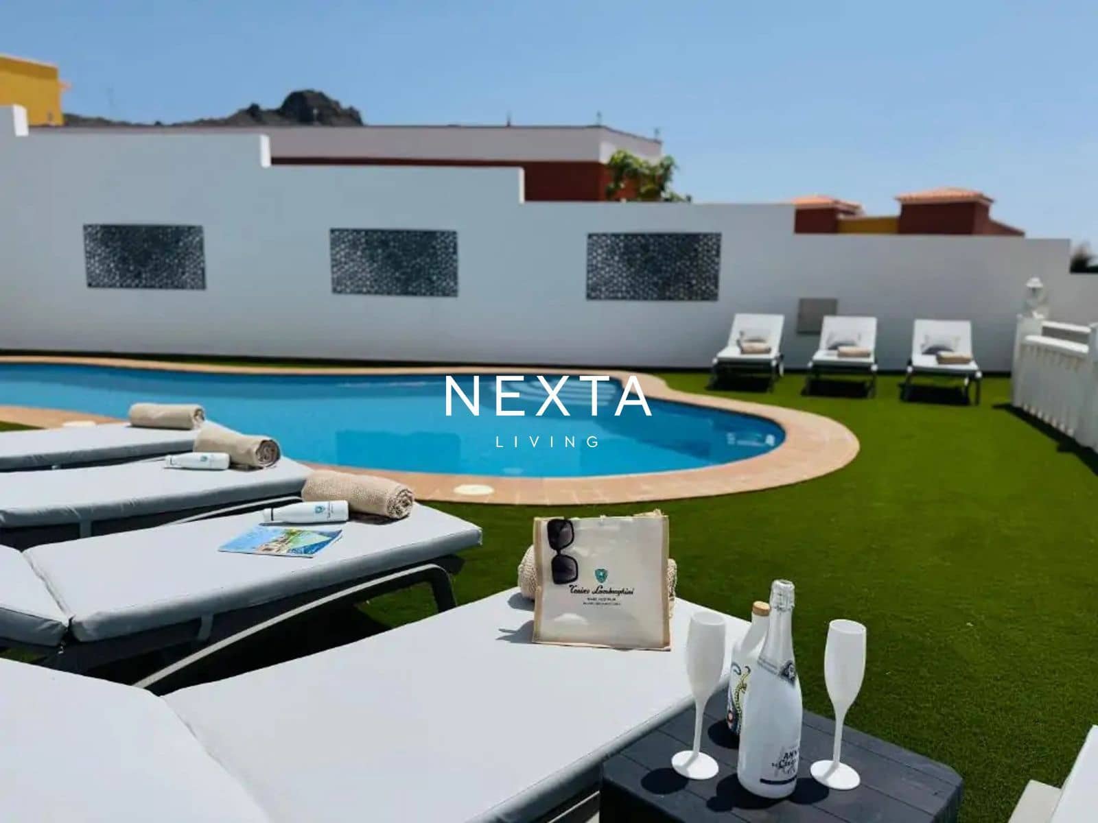 4 bedroom Townhouse for sale in Costa Adeje with pool - € 1,300,000 (Ref: 9834607)