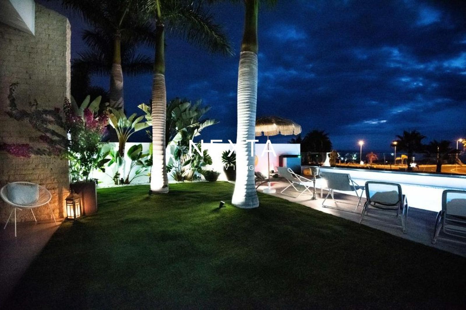 3 bedroom Villa for sale in Adeje with pool garage - € 1,690,000 (Ref: 9854713)