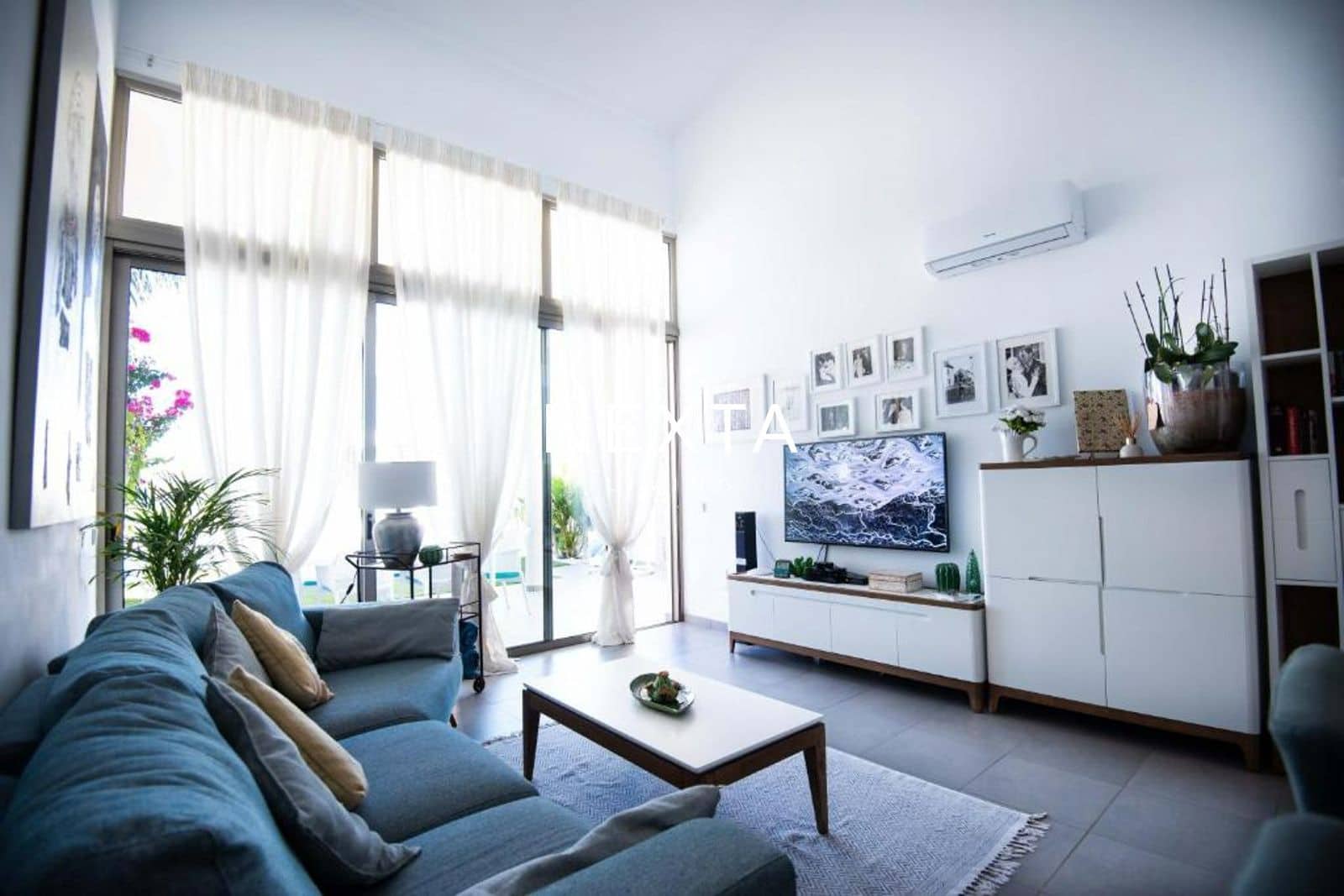 3 bedroom Villa for sale in Adeje with pool garage - € 1,690,000 (Ref: 9854713)