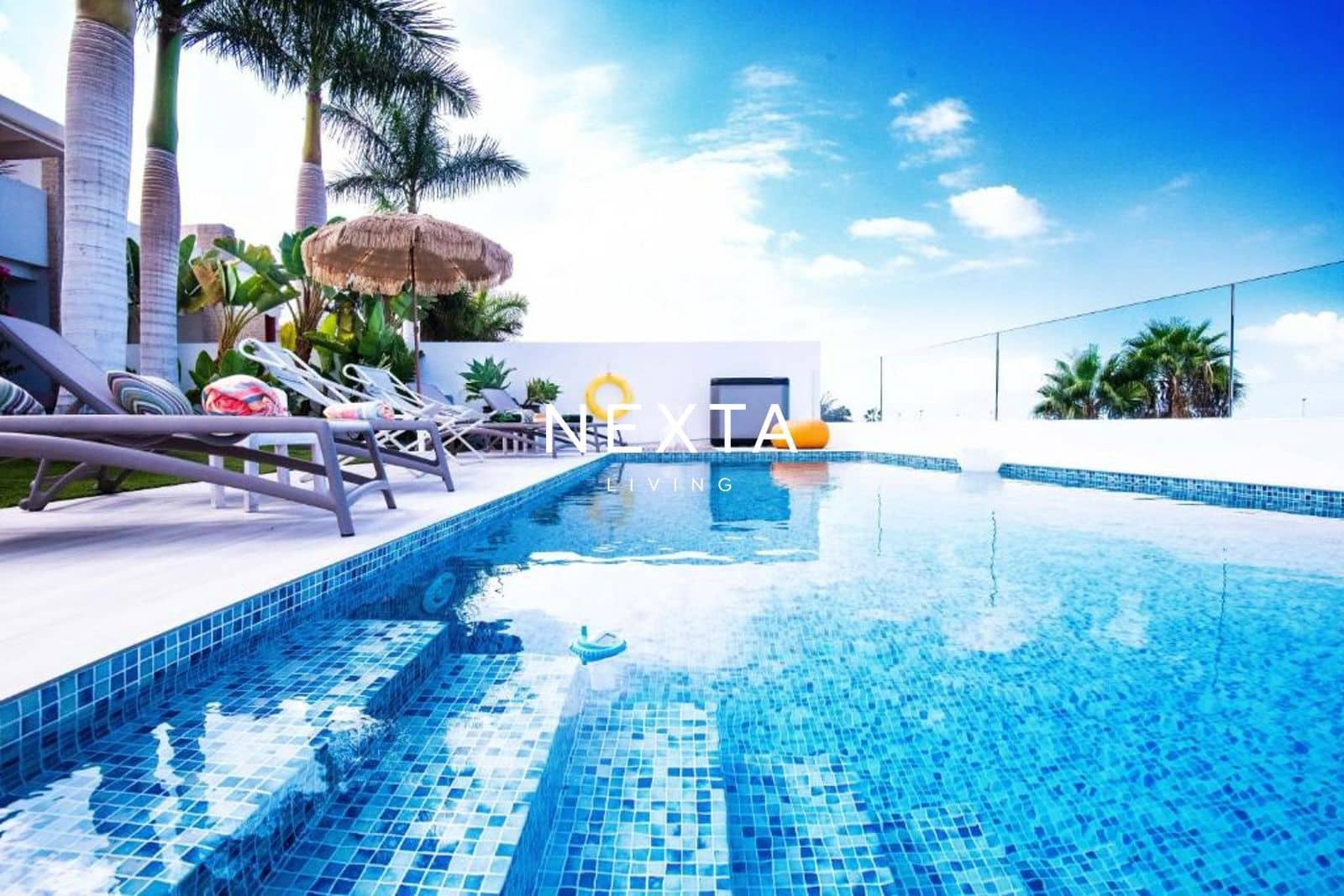 3 bedroom Villa for sale in Adeje with pool garage - € 1,690,000 (Ref: 9854713)