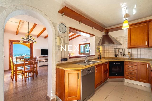 4 sovrum Villa till salu i San Eugenio Alto, Adeje med pool garage - 1 150 000 € (Ref: 9854716)