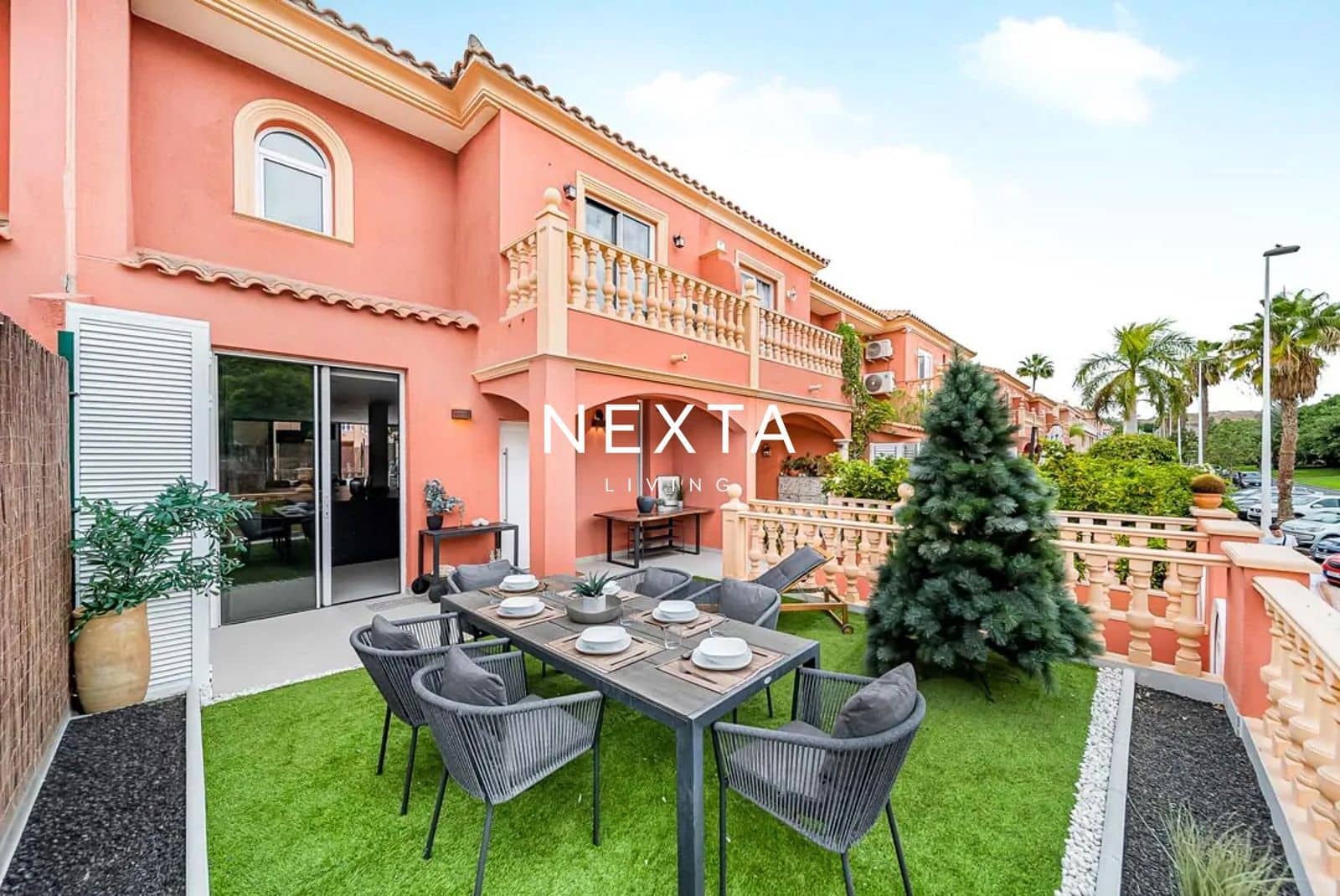 4 sypialnia Dom na sprzedaż w Costa Adeje z basenem garażem - 1 395 000 € (Ref: 9854723)