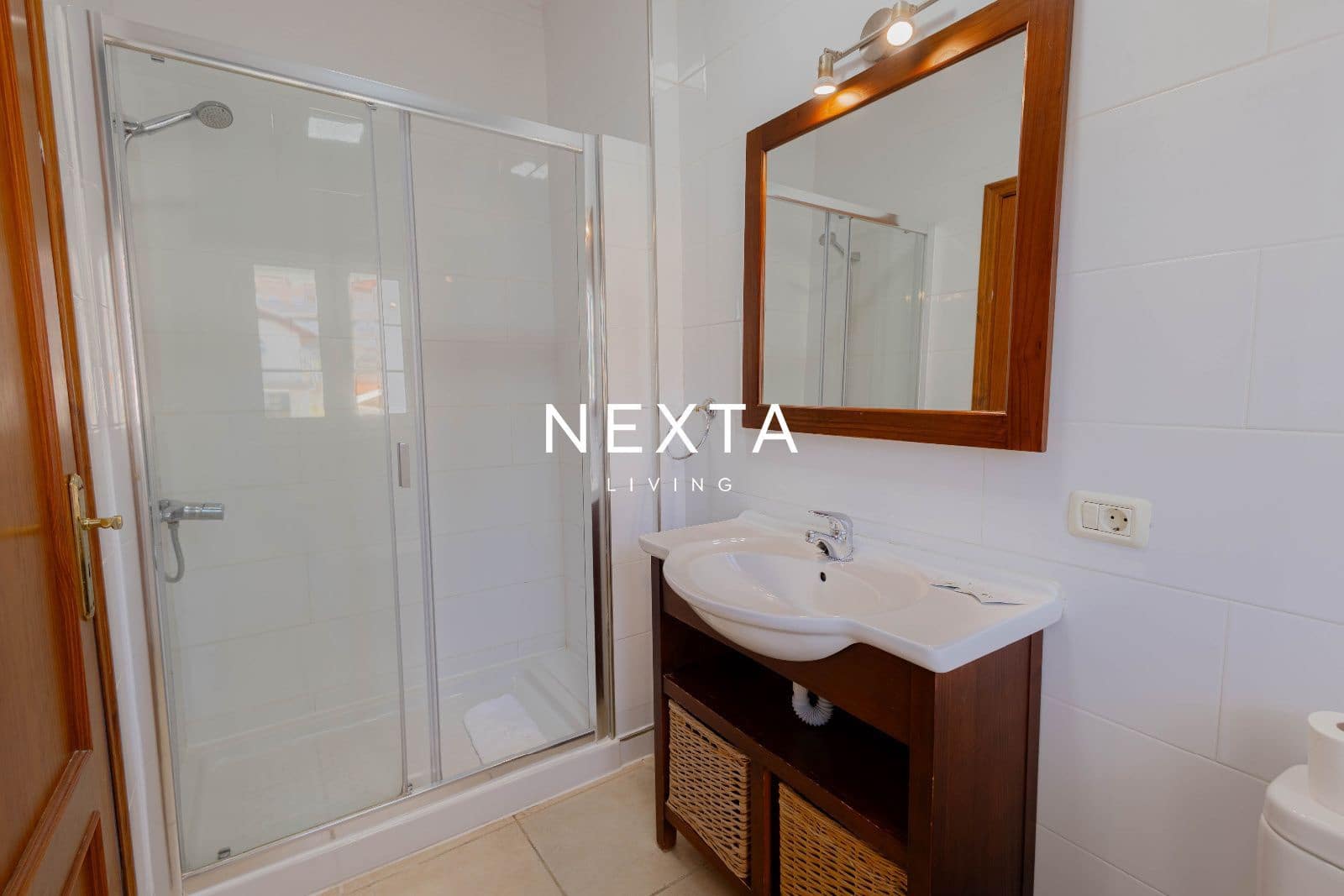 4 bedroom Villa for sale in Playa del Duque with pool garage - € 2,060,000 (Ref: 9867904)
