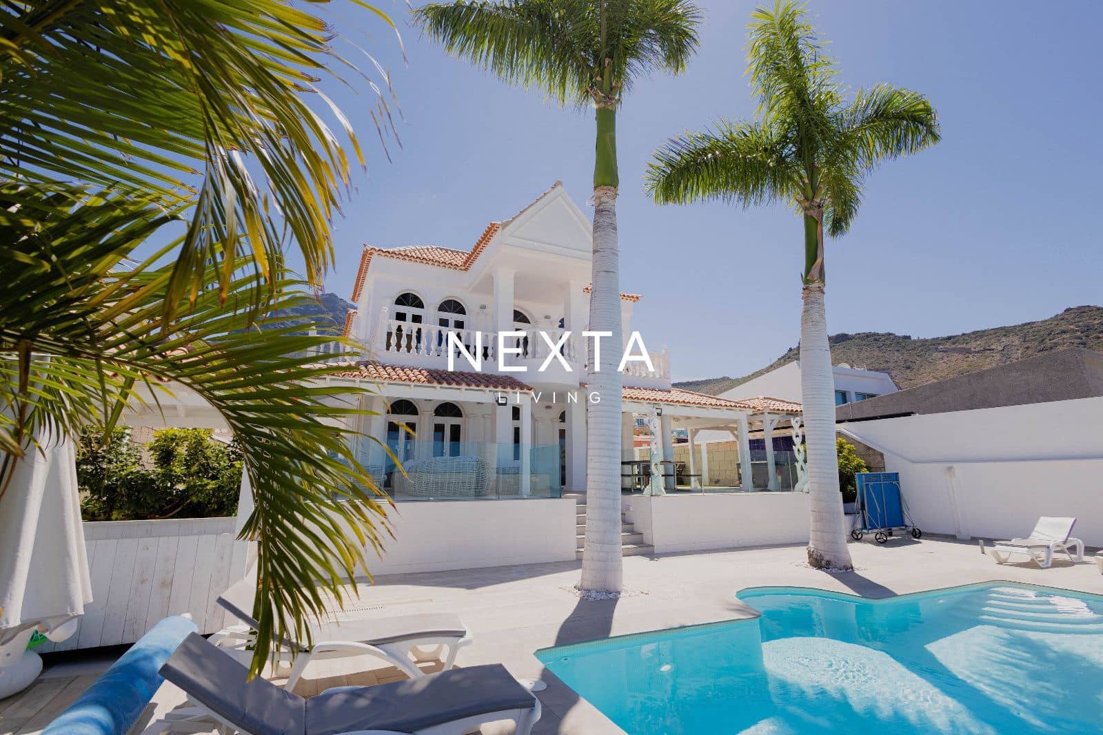 4 bedroom Villa for sale in Playa del Duque with pool garage - € 2,060,000 (Ref: 9867904)