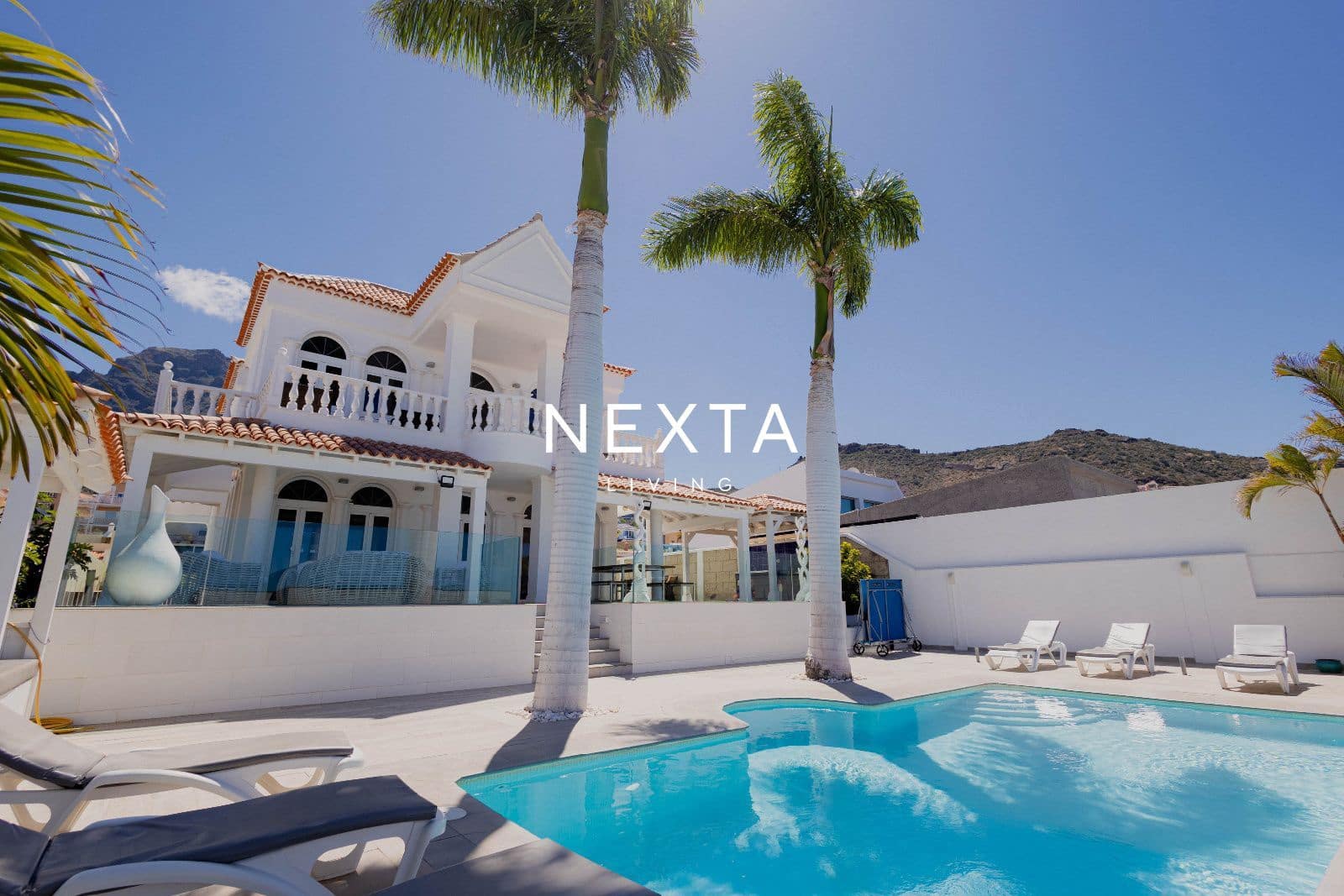 4 bedroom Villa for sale in Playa del Duque with pool garage - € 2,060,000 (Ref: 9867904)