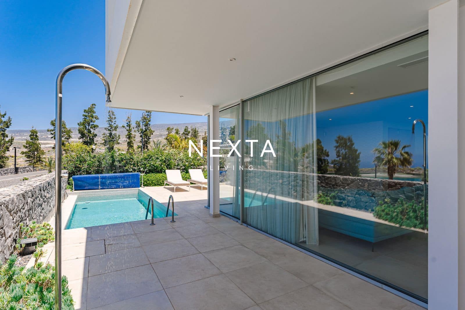 3 bedroom Villa for sale in Guia de Isora with pool garage - € 1,699,000 (Ref: 9867955)