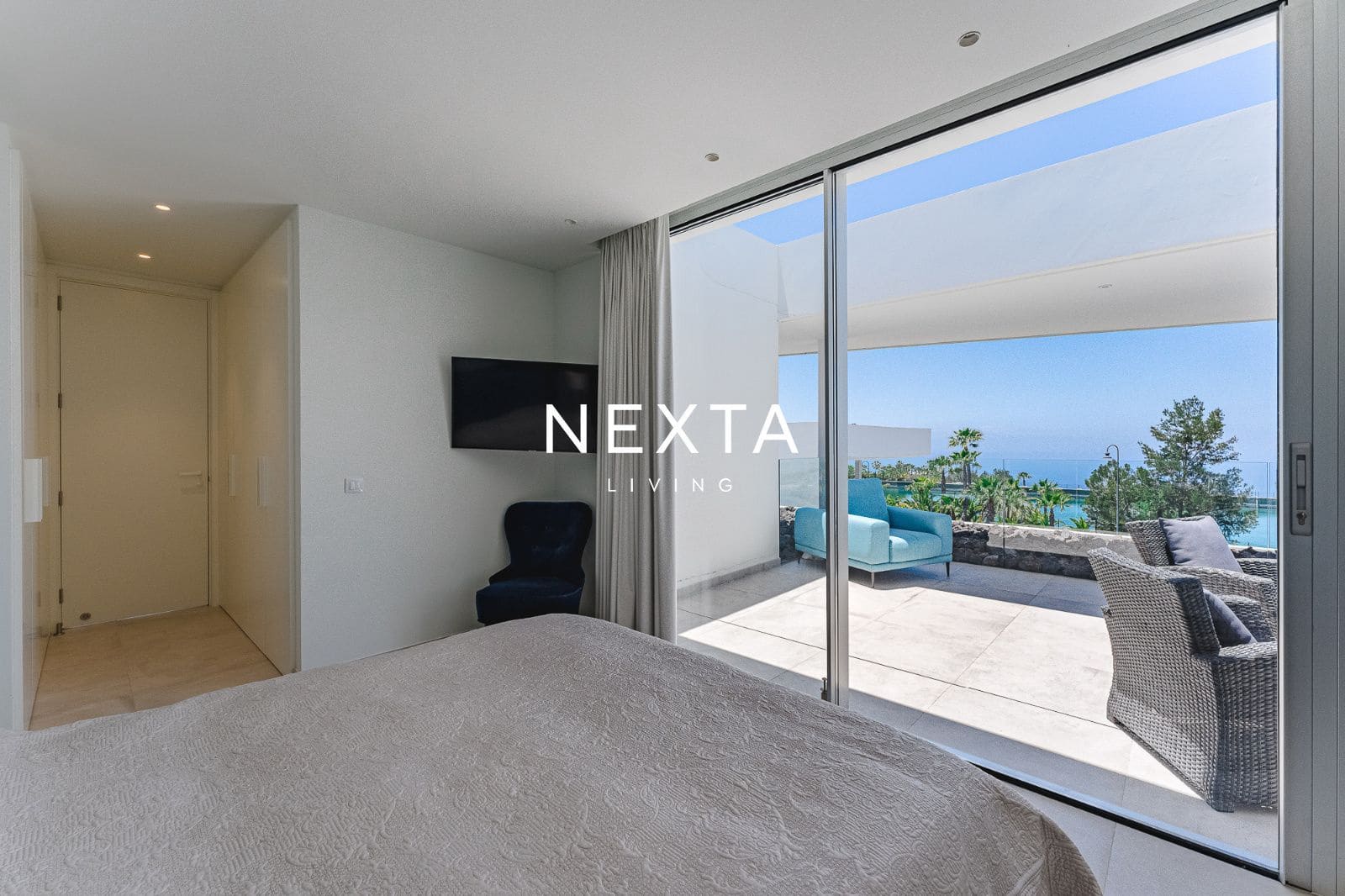 3 bedroom Villa for sale in Guia de Isora with pool garage - € 1,699,000 (Ref: 9867955)