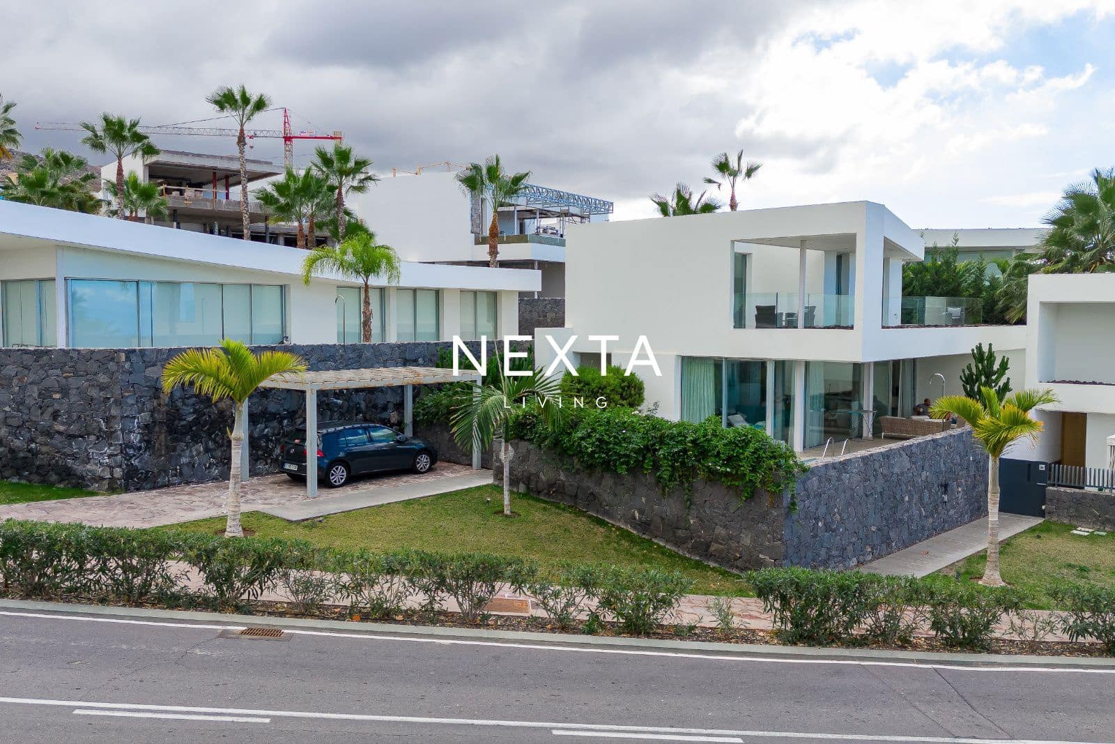 3 bedroom Villa for sale in Guia de Isora with pool garage - € 1,699,000 (Ref: 9867955)