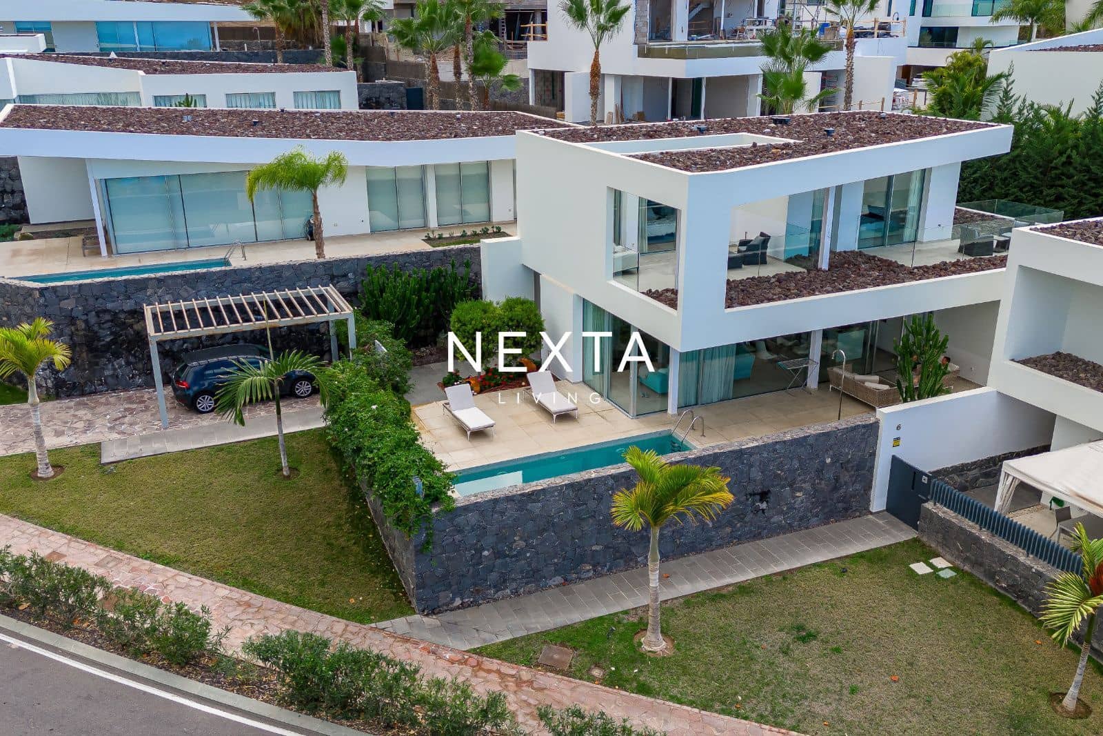 3 bedroom Villa for sale in Guia de Isora with pool garage - € 1,699,000 (Ref: 9867955)