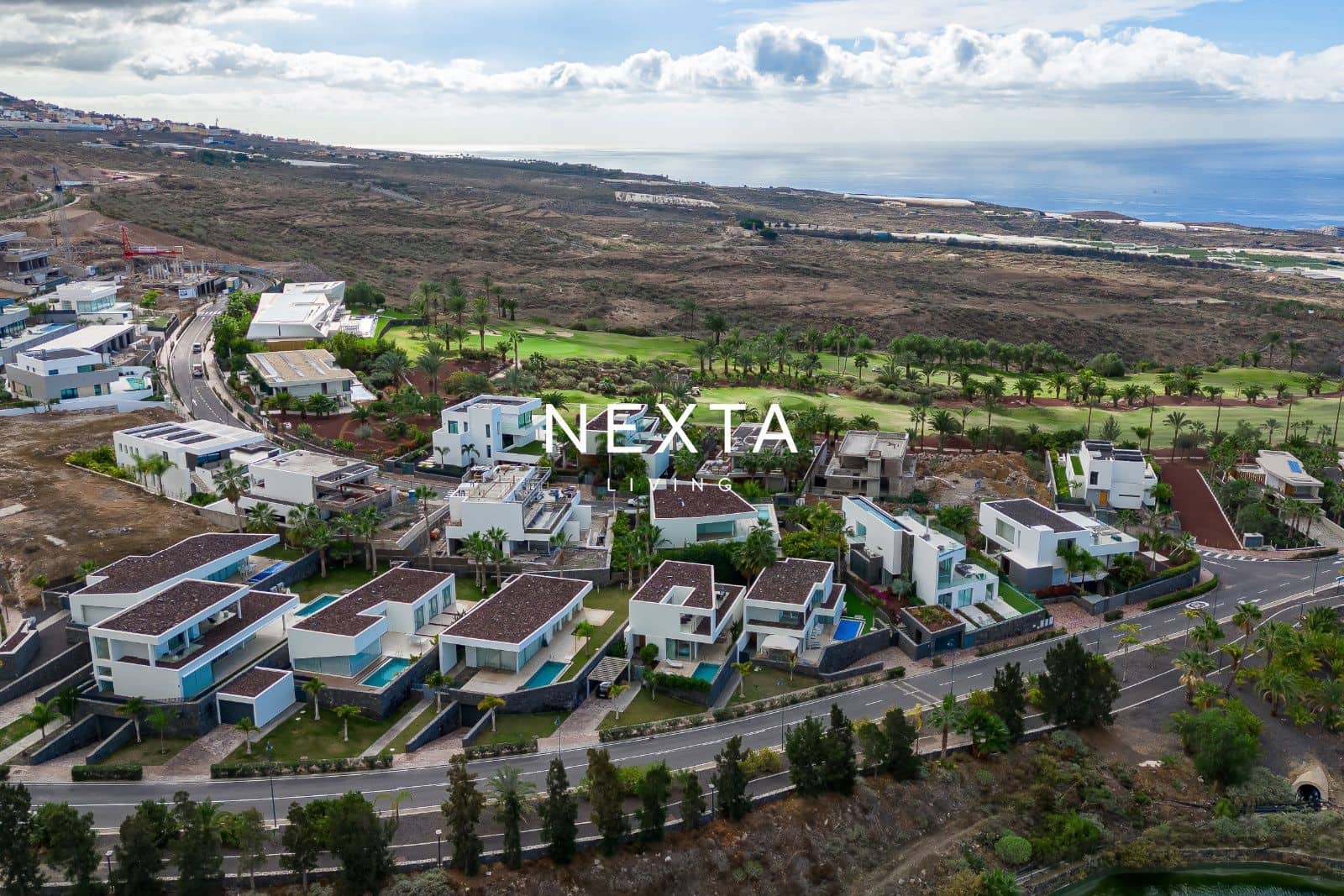 3 bedroom Villa for sale in Guia de Isora with pool garage - € 1,699,000 (Ref: 9867955)
