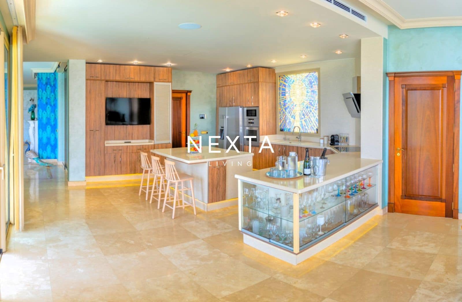 6 bedroom Villa for sale in Costa Adeje with pool garage - € 5,950,000 (Ref: 9867956)