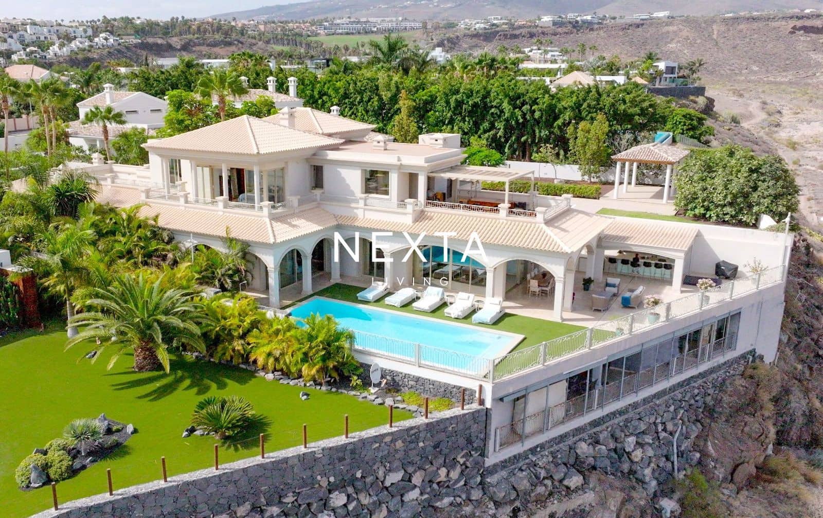 6 bedroom Villa for sale in Costa Adeje with pool garage - € 5,950,000 (Ref: 9867956)