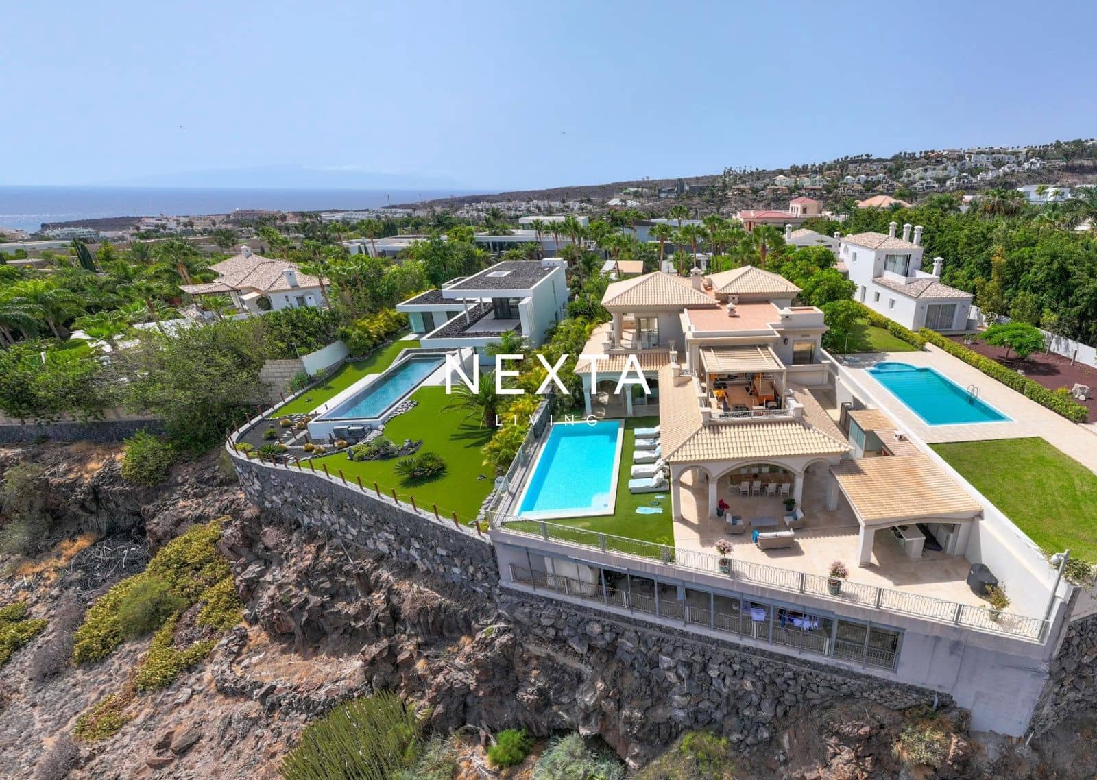 6 bedroom Villa for sale in Costa Adeje with pool garage - € 5,950,000 (Ref: 9867956)