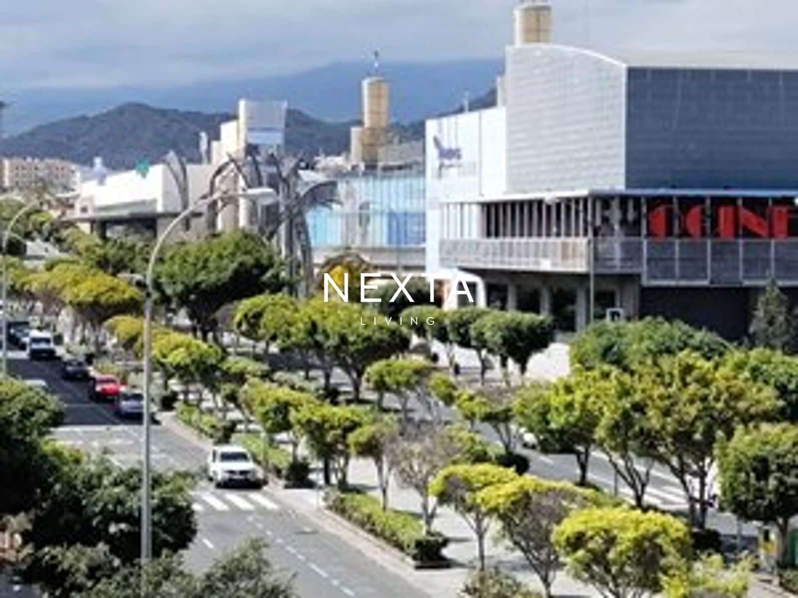 3 soveværelse Byhus til salg i Las Palmas de Gran Canaria med swimmingpool garage - € 998.000 (Ref: 9883719)