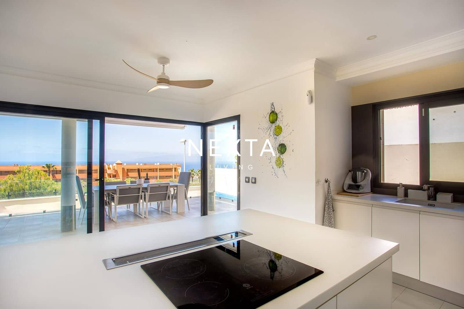 3 bedroom Villa for sale in Torviscas with pool garage - € 1,480,000 (Ref: 9919036)