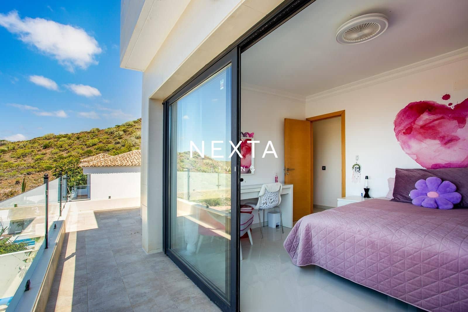 3 bedroom Villa for sale in Torviscas with pool garage - € 1,480,000 (Ref: 9919036)
