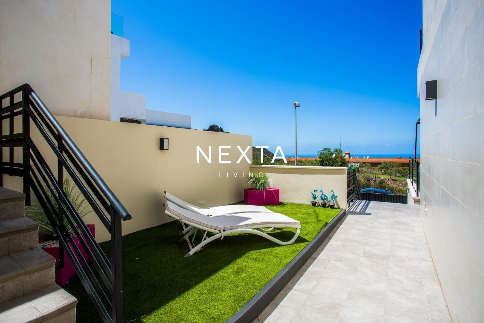 3 bedroom Villa for sale in Torviscas with pool garage - € 1,480,000 (Ref: 9919036)