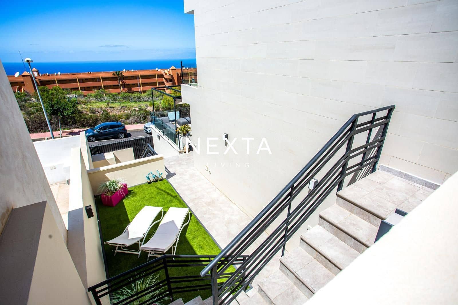 3 bedroom Villa for sale in Torviscas with pool garage - € 1,480,000 (Ref: 9919036)