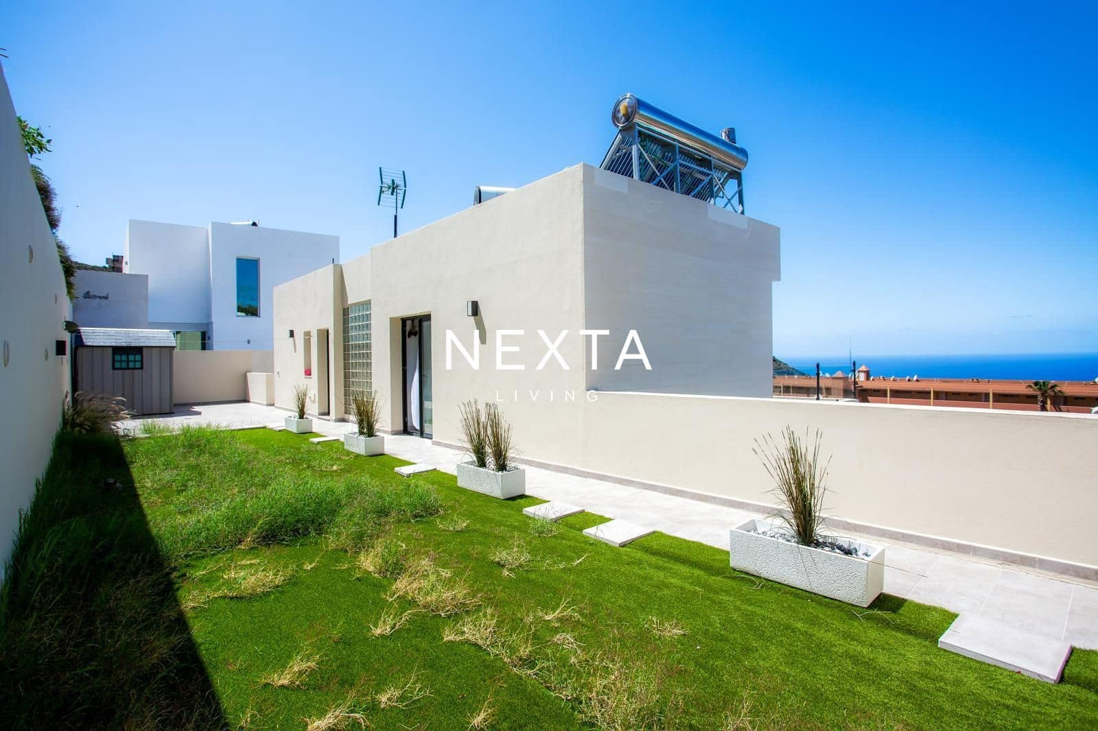3 bedroom Villa for sale in Torviscas with pool garage - € 1,480,000 (Ref: 9919036)