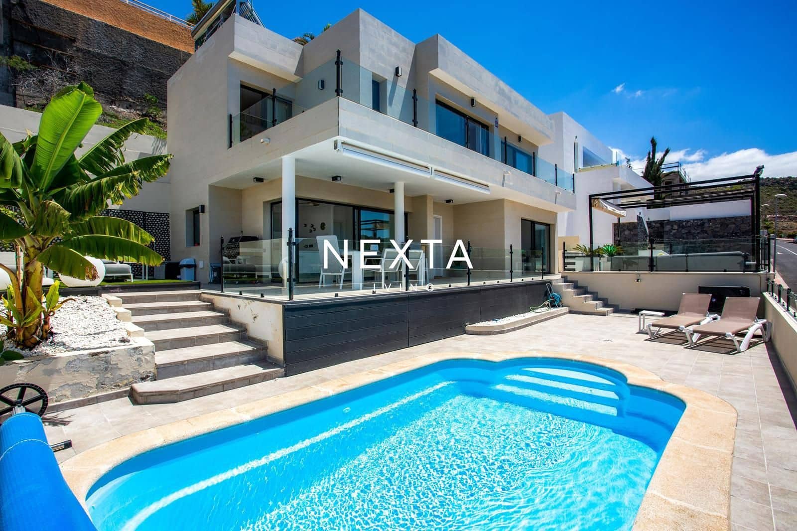 3 bedroom Villa for sale in Torviscas with pool garage - € 1,480,000 (Ref: 9919036)