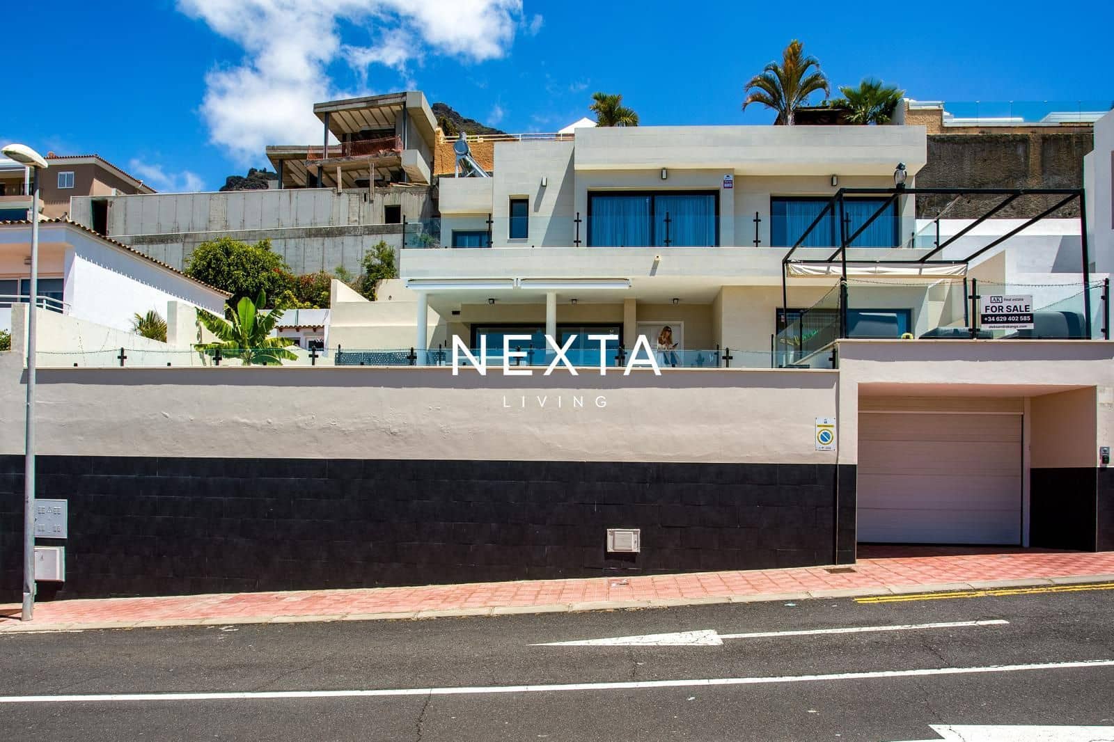 3 bedroom Villa for sale in Torviscas with pool garage - € 1,480,000 (Ref: 9919036)