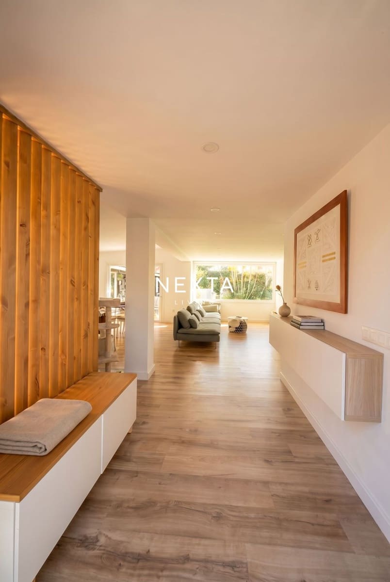 5 bedroom Villa for sale in Santa Ursula with pool garage - € 950,000 (Ref: 9921122)