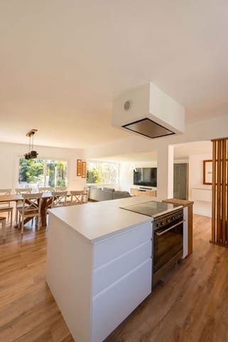 5 sypialnia Willa na sprzedaż w Santa Ursula z basenem garażem - 950 000 € (Ref: 9921122)