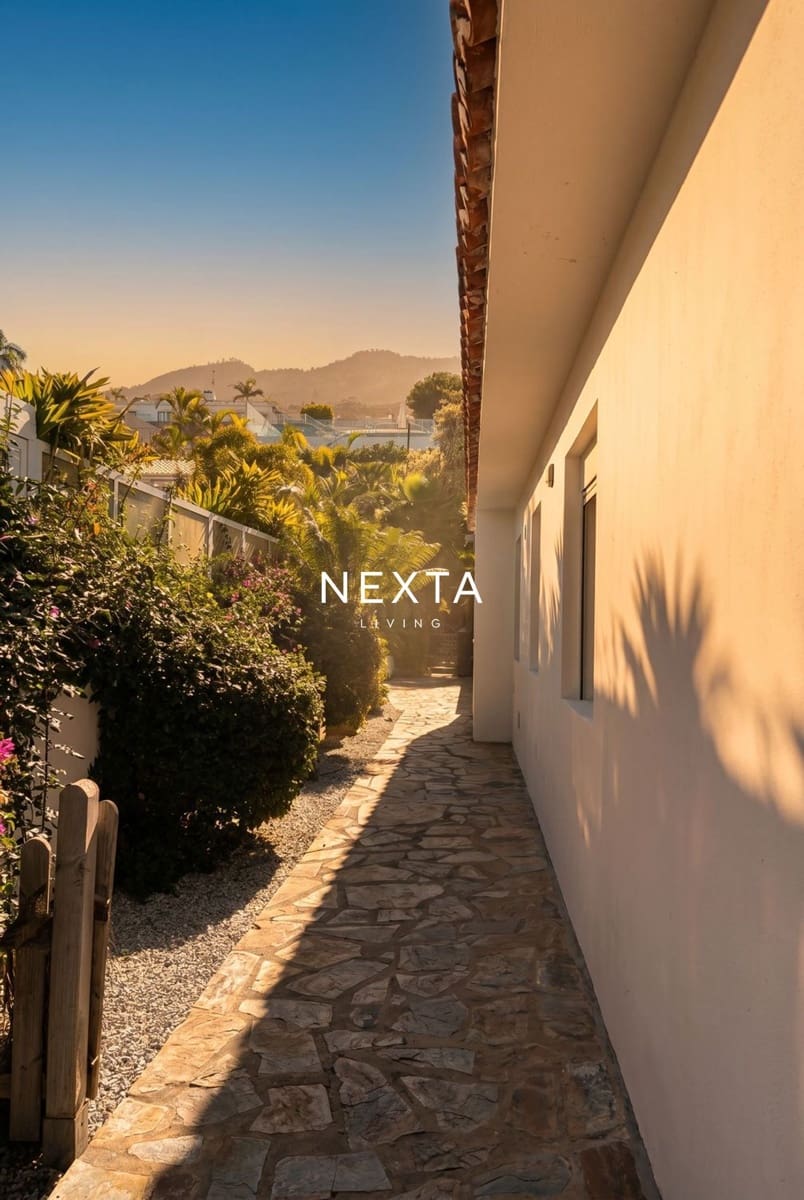 5 bedroom Villa for sale in Santa Ursula with pool garage - € 950,000 (Ref: 9921122)