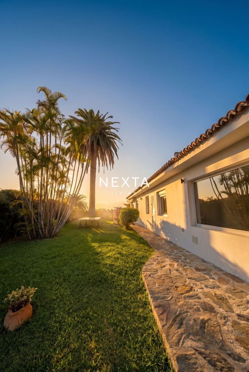 5 bedroom Villa for sale in Santa Ursula with pool garage - € 950,000 (Ref: 9921122)