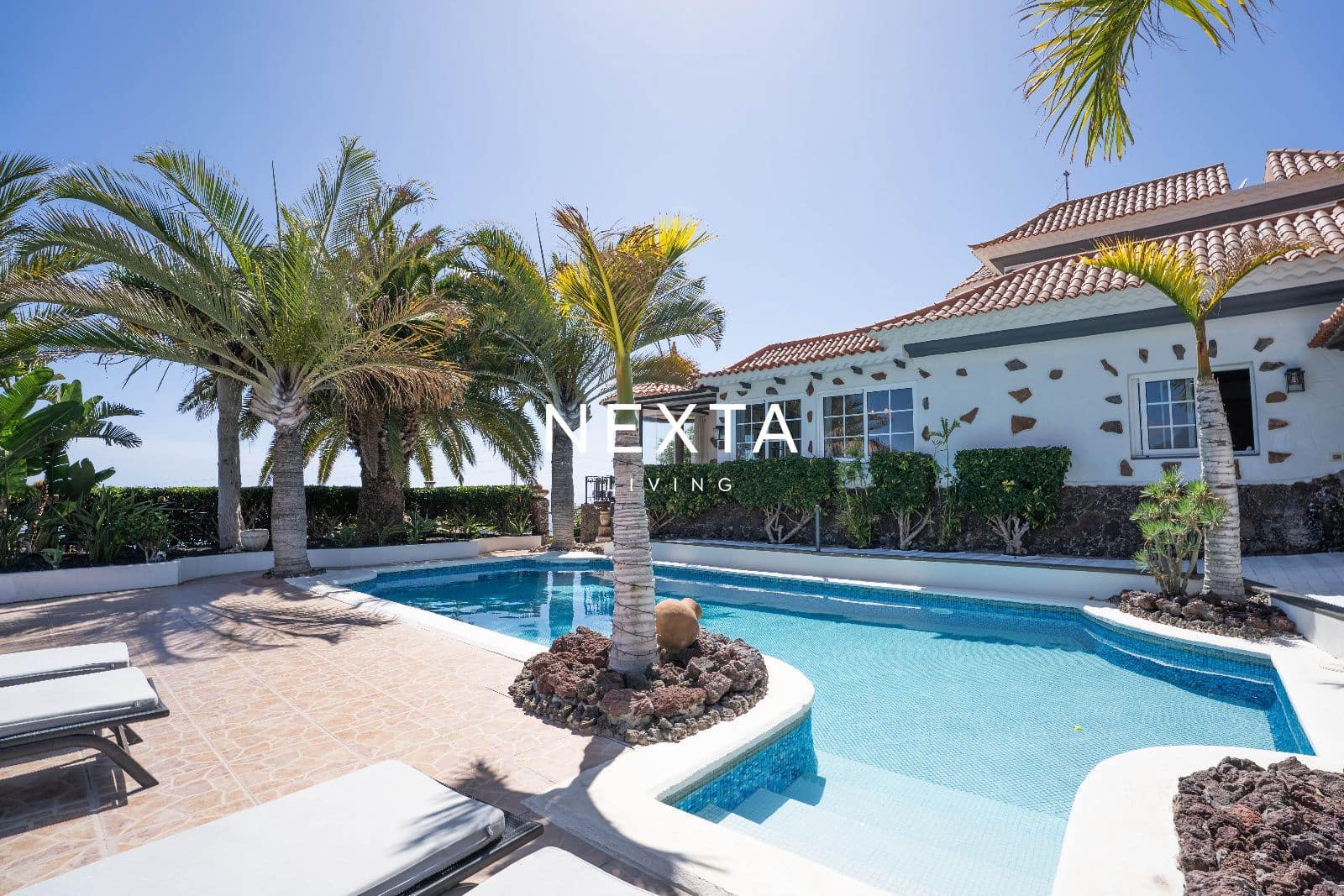 6 chambre Villa/Maison à vendre à Los Menores avec piscine garage - 1 180 000 € (Ref: 9921439)