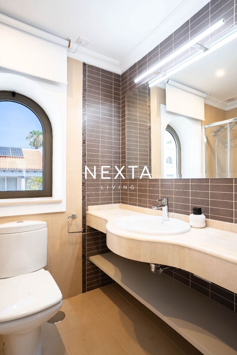 4 chambre Villa/Maison à vendre à La Caleta Adeje avec piscine garage - 3 500 000 € (Ref: 9921440)