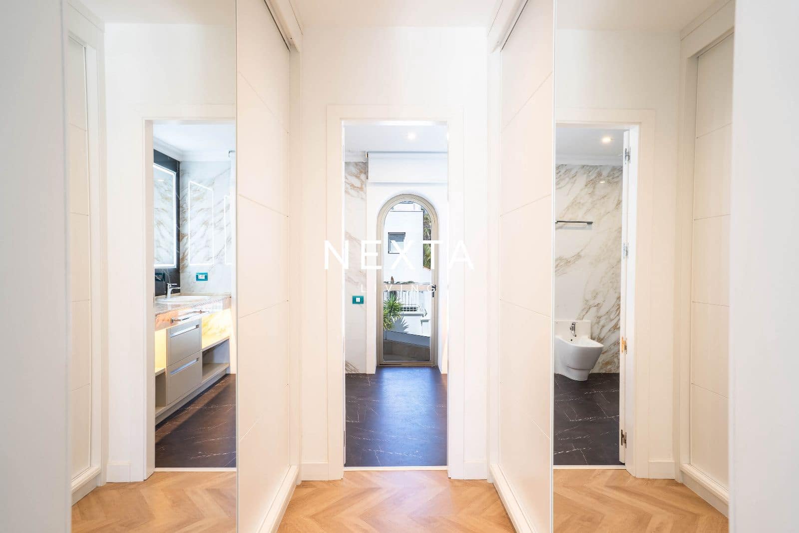 4 chambre Villa/Maison à vendre à La Caleta Adeje avec piscine garage - 3 500 000 € (Ref: 9921440)