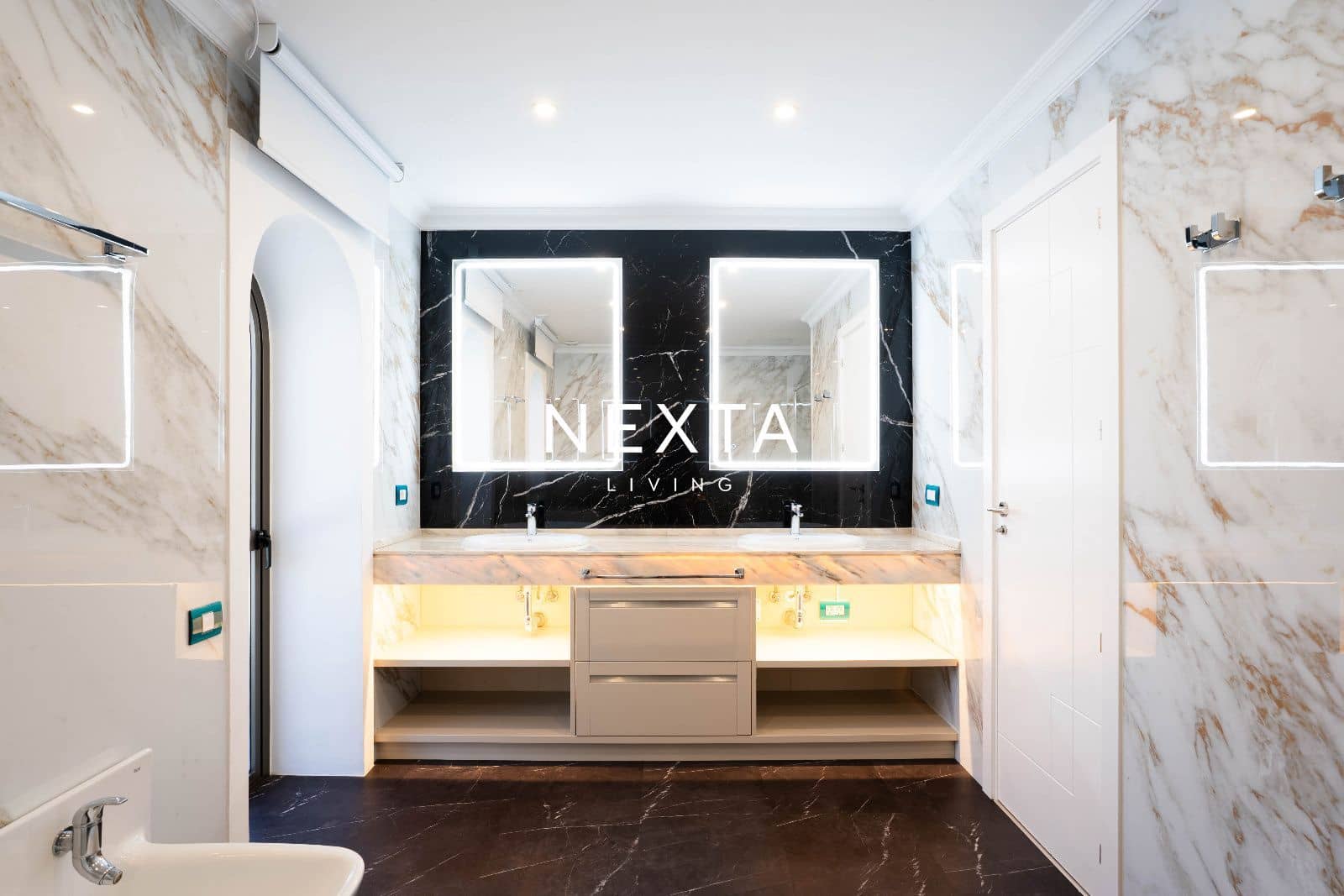 4 chambre Villa/Maison à vendre à La Caleta Adeje avec piscine garage - 3 500 000 € (Ref: 9921440)