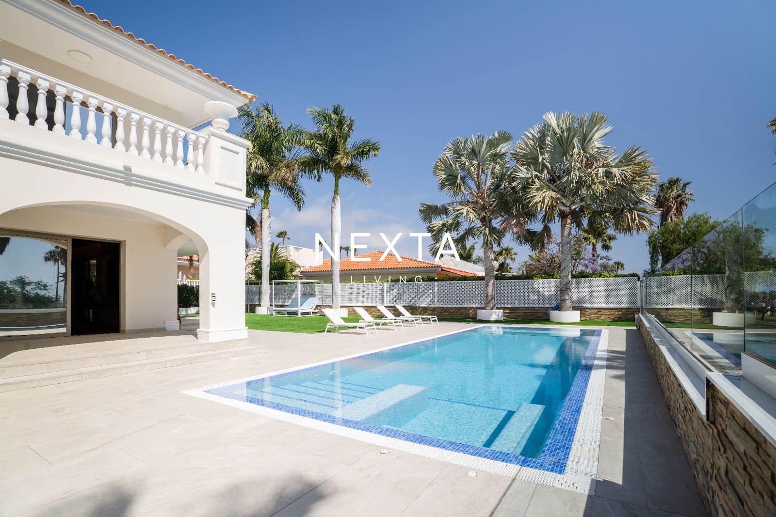Chalet de 4 habitaciones en La Caleta Adeje en venta con piscina garaje - 3.500.000 € (Ref: 9921440)