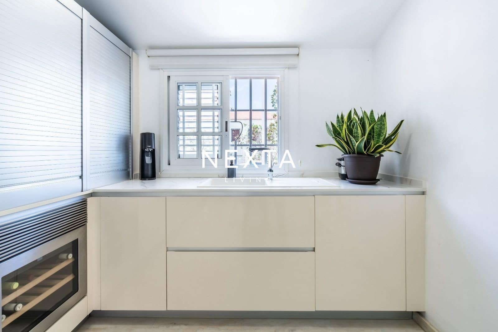 5 bedroom Townhouse for sale in Playa del Duque with pool garage - € 2,310,000 (Ref: 9928513)