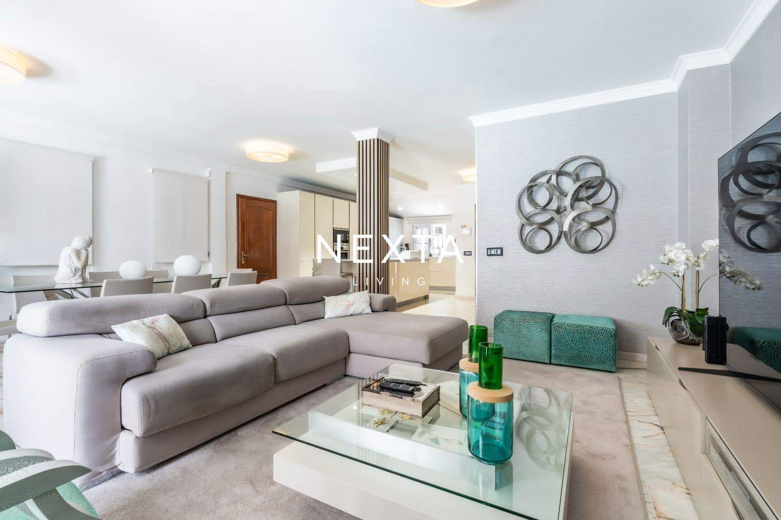 5 bedroom Townhouse for sale in Playa del Duque with pool garage - € 2,310,000 (Ref: 9928513)