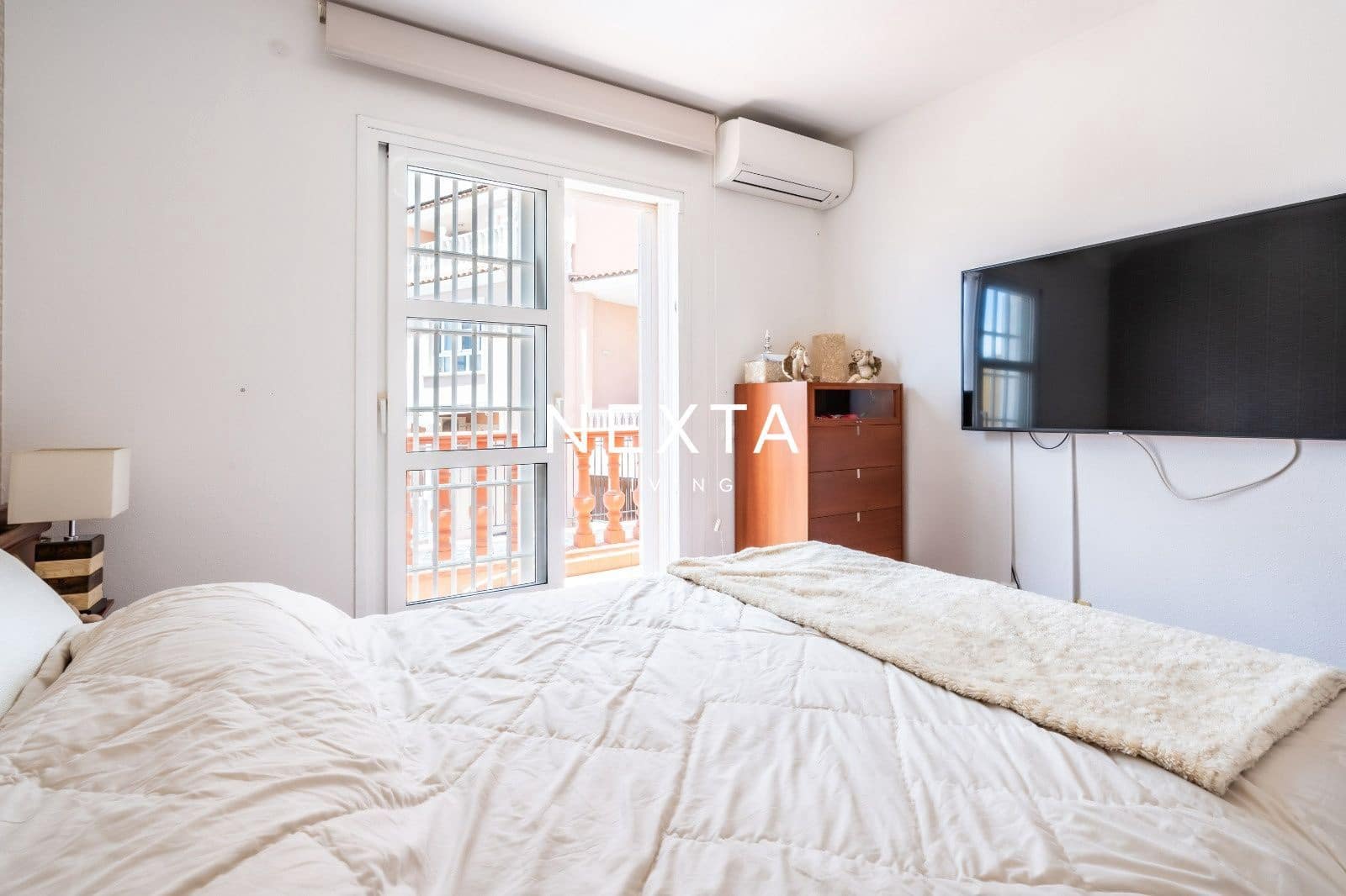 5 bedroom Townhouse for sale in Playa del Duque with pool garage - € 2,310,000 (Ref: 9928513)