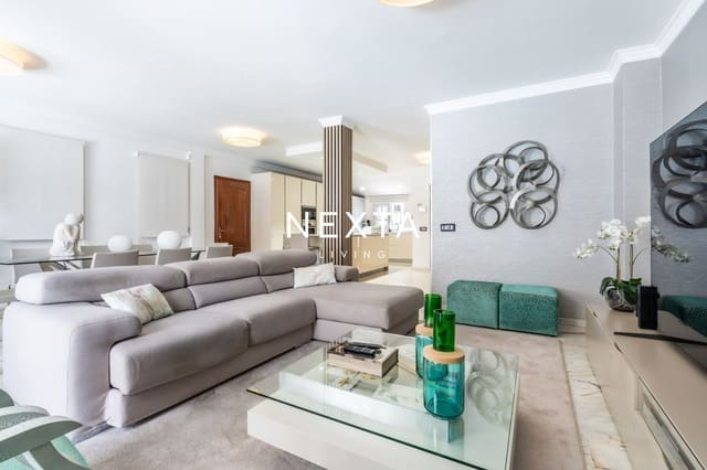 5 soveværelse Byhus til salg i Playa del Duque, Adeje med swimmingpool garage - € 2.310.000 (Ref: 9928513)