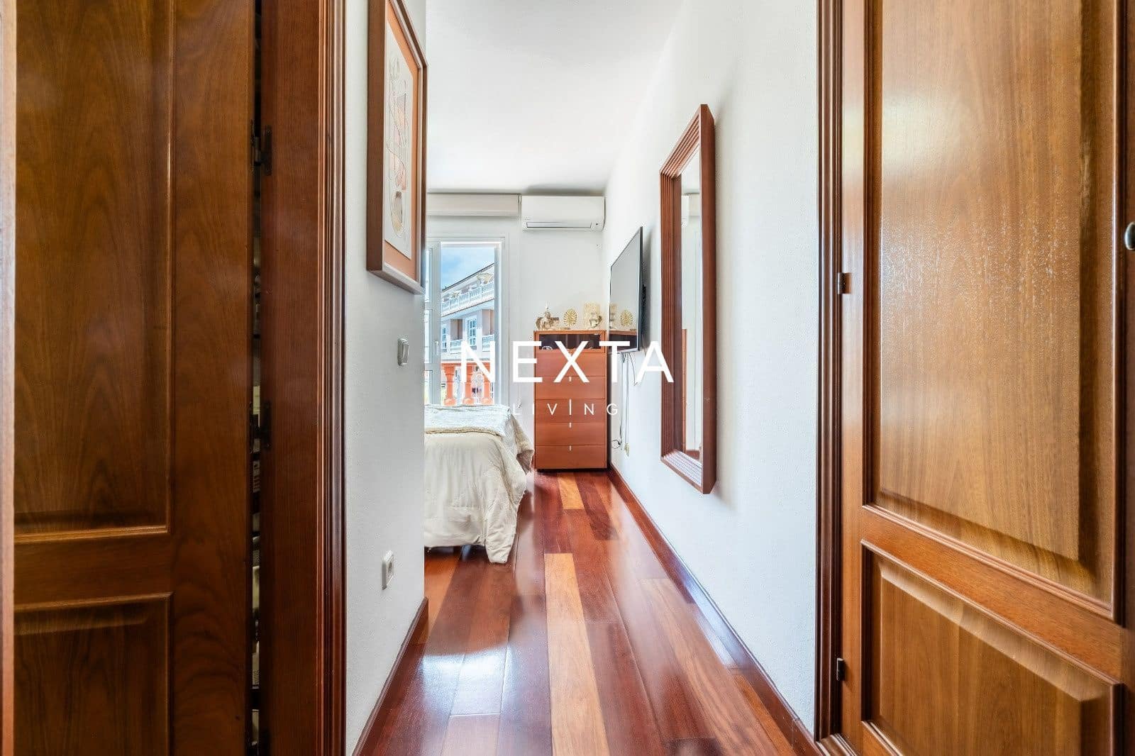 5 bedroom Townhouse for sale in Playa del Duque with pool garage - € 2,310,000 (Ref: 9928513)