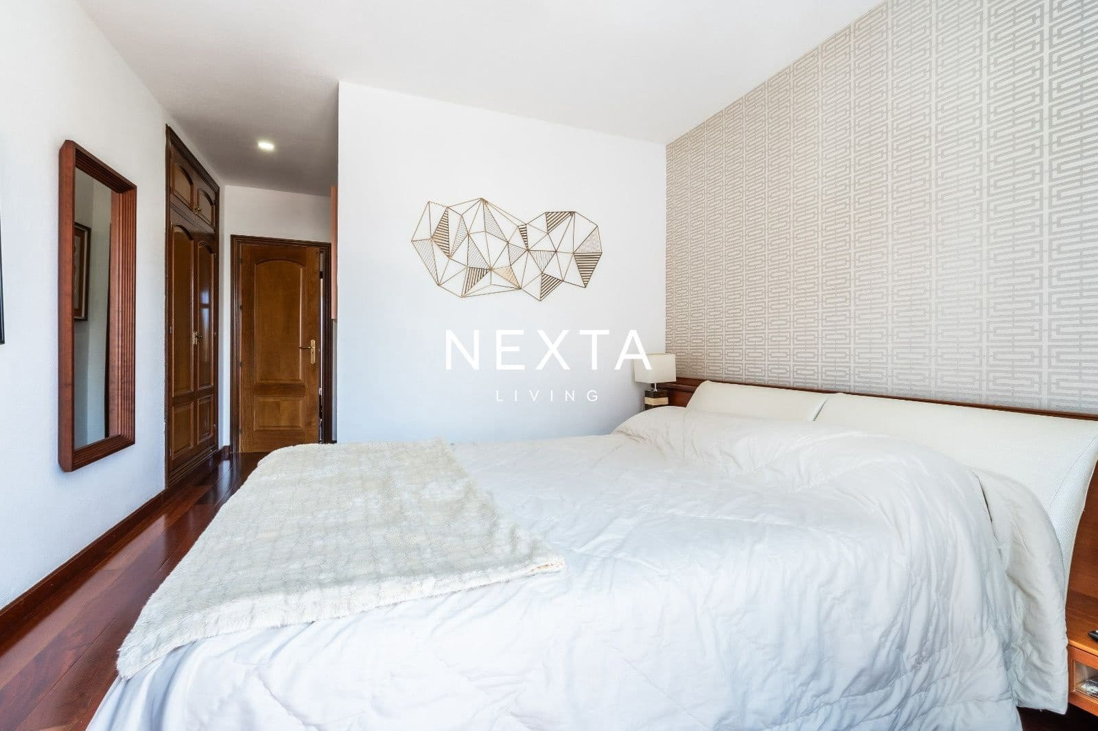 5 bedroom Townhouse for sale in Playa del Duque with pool garage - € 2,310,000 (Ref: 9928513)
