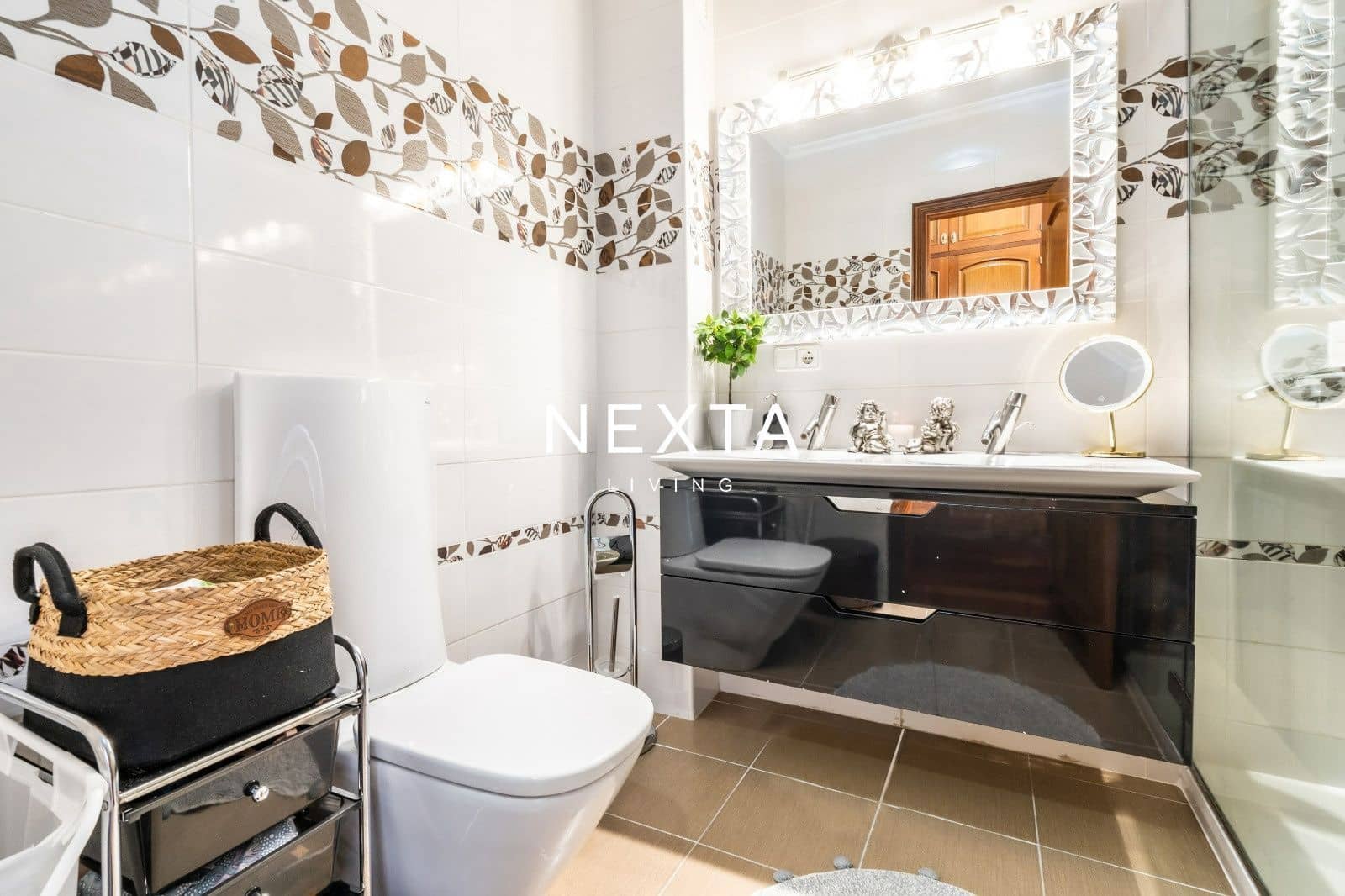 5 bedroom Townhouse for sale in Playa del Duque with pool garage - € 2,310,000 (Ref: 9928513)
