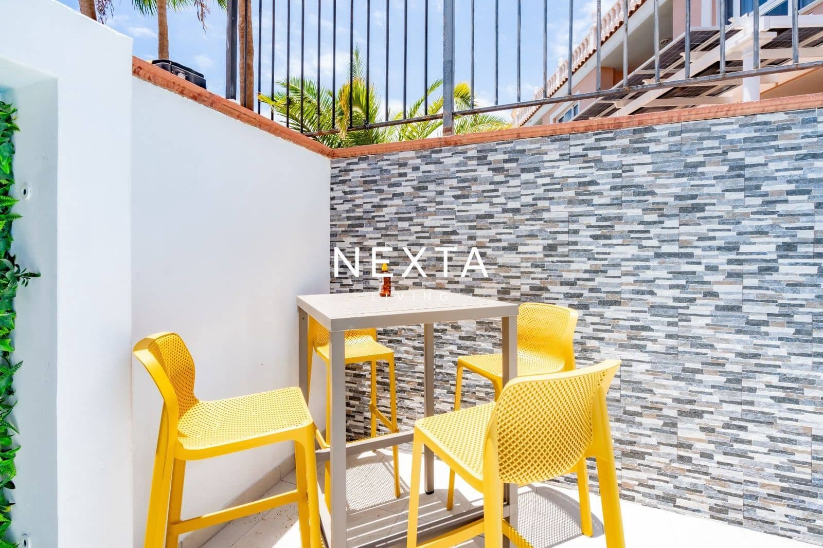 5 bedroom Townhouse for sale in Playa del Duque with pool garage - € 2,310,000 (Ref: 9928513)