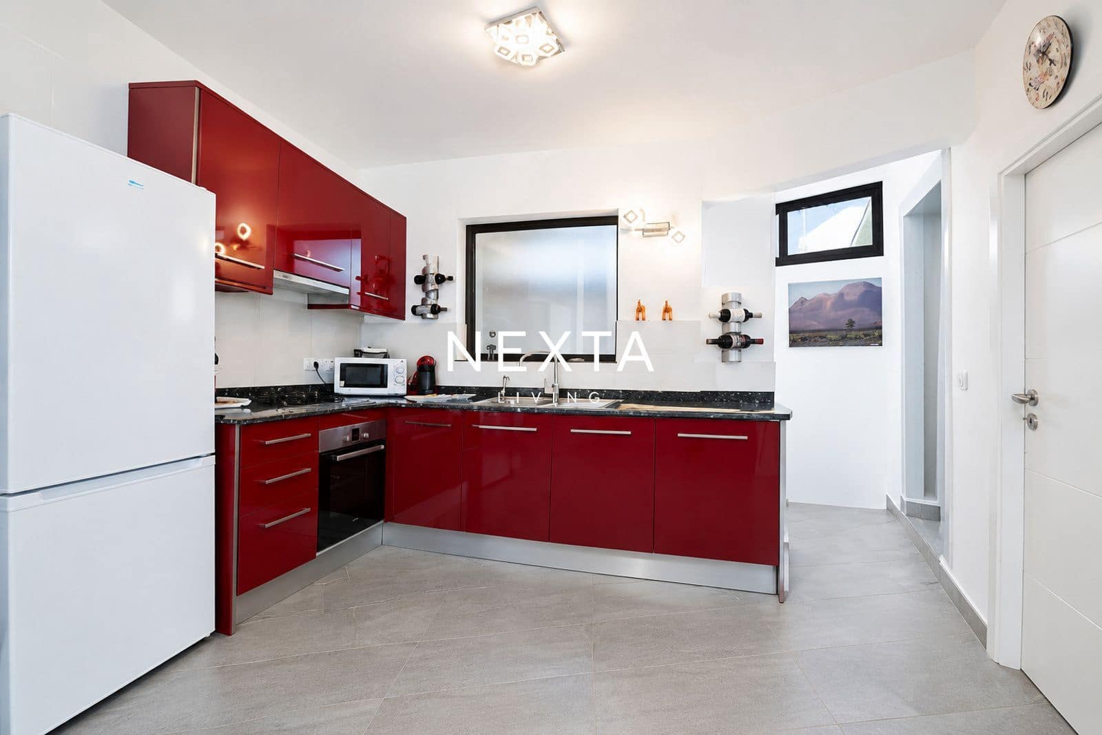 5 bedroom Villa for sale in Montana Roja with pool garage - € 575,000 (Ref: 9928514)